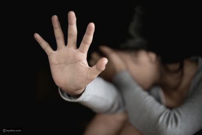 كيف تكتشف أن طفلك يتعرض للتحرش والتعنيف؟