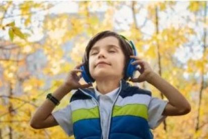 خطر سماعات الأذن على القناة السمعية للأطفال